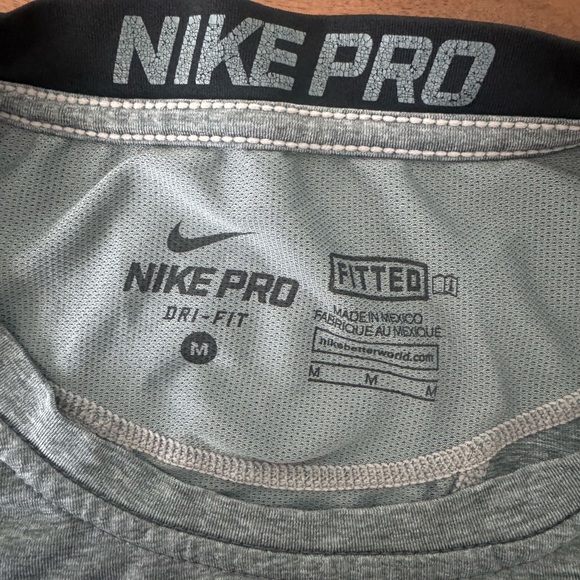 Men’s NikePro Dri Fit Tshirt - Picture 2 of 2